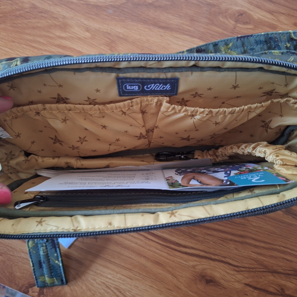Lug - Hitch Belt Bag in Camp Green - Picture 3 of 9